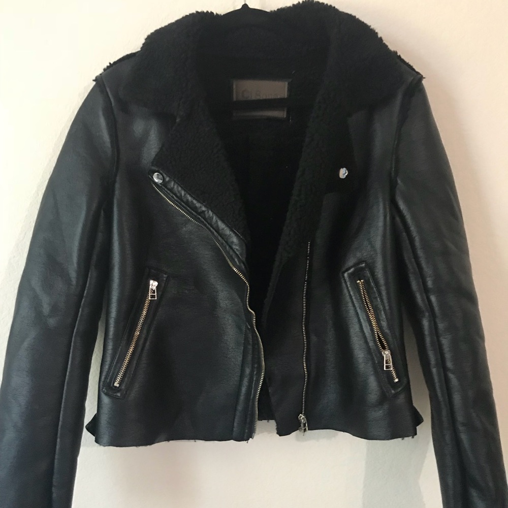 Ci Sono • Black jacket with faux fur inside